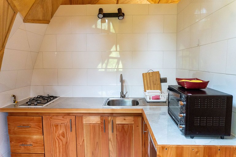 Hermoso domo para parejas, en bosque nativo + tinaja privada